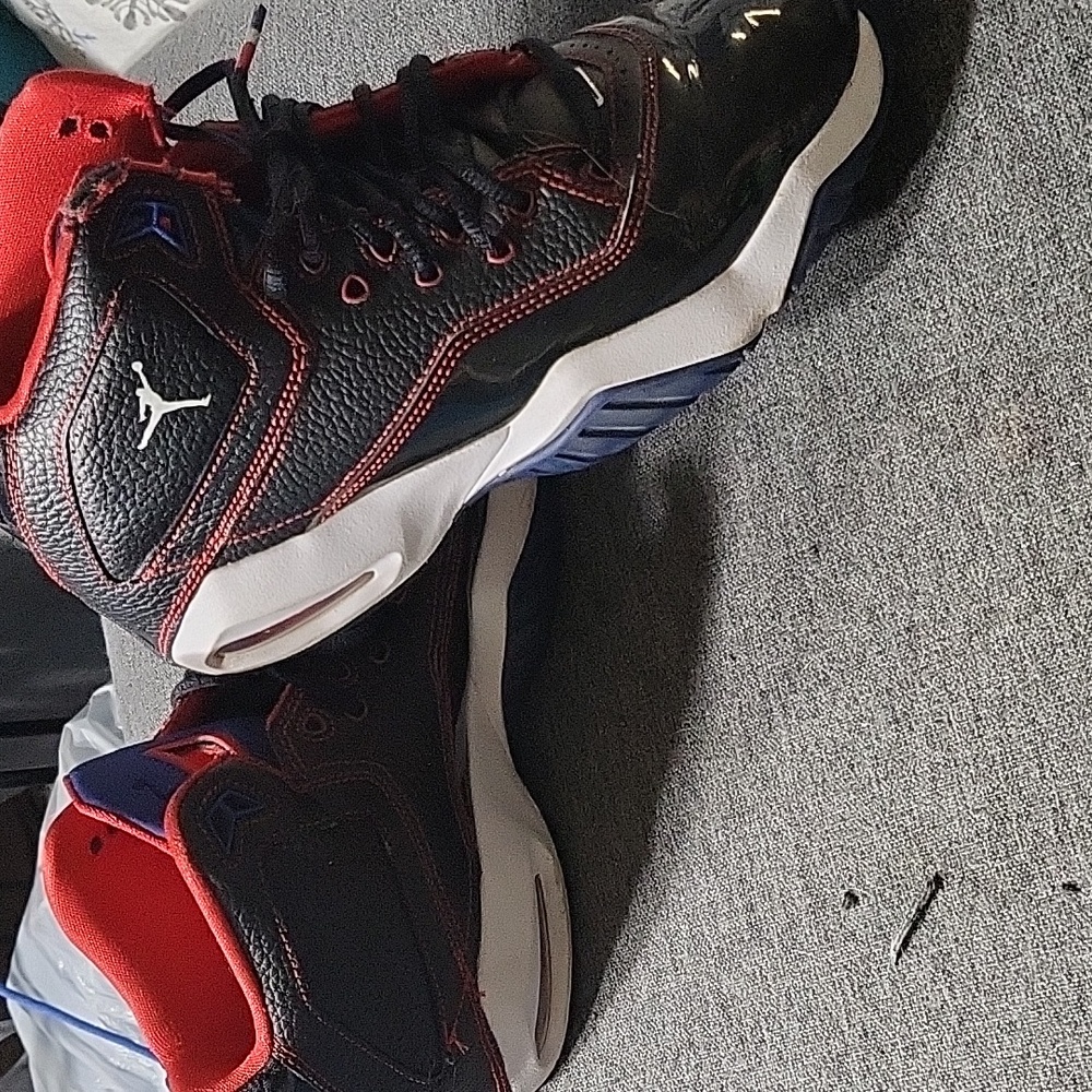 Jordan B'loyal Bred sneakers - Picture 2 of 9